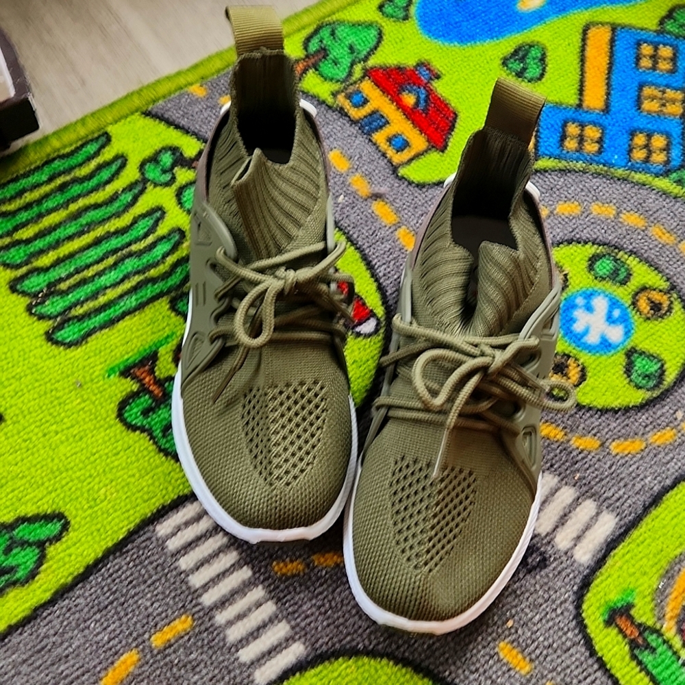 11c boys sneakers